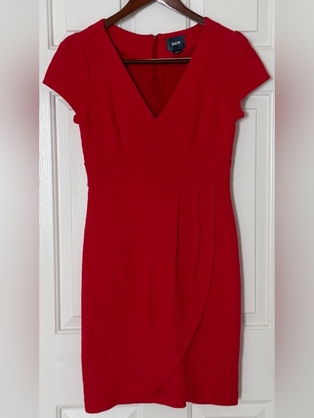 Maeve Anthropologie Red Textured Sheath Dress V Neck Tulip Hem Small